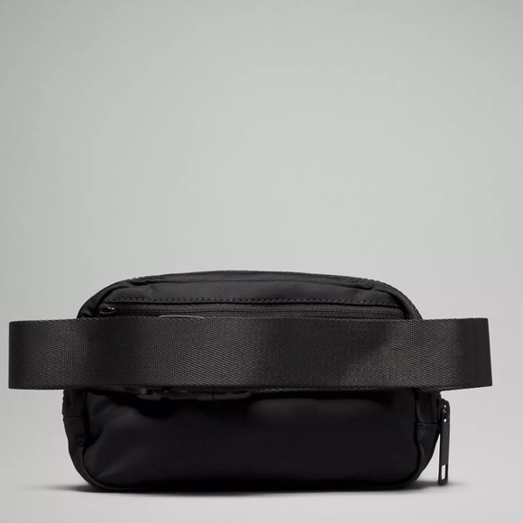 LULULEMON | Everywhere Belt Bag 1L Pride - Picture 3 of 8
